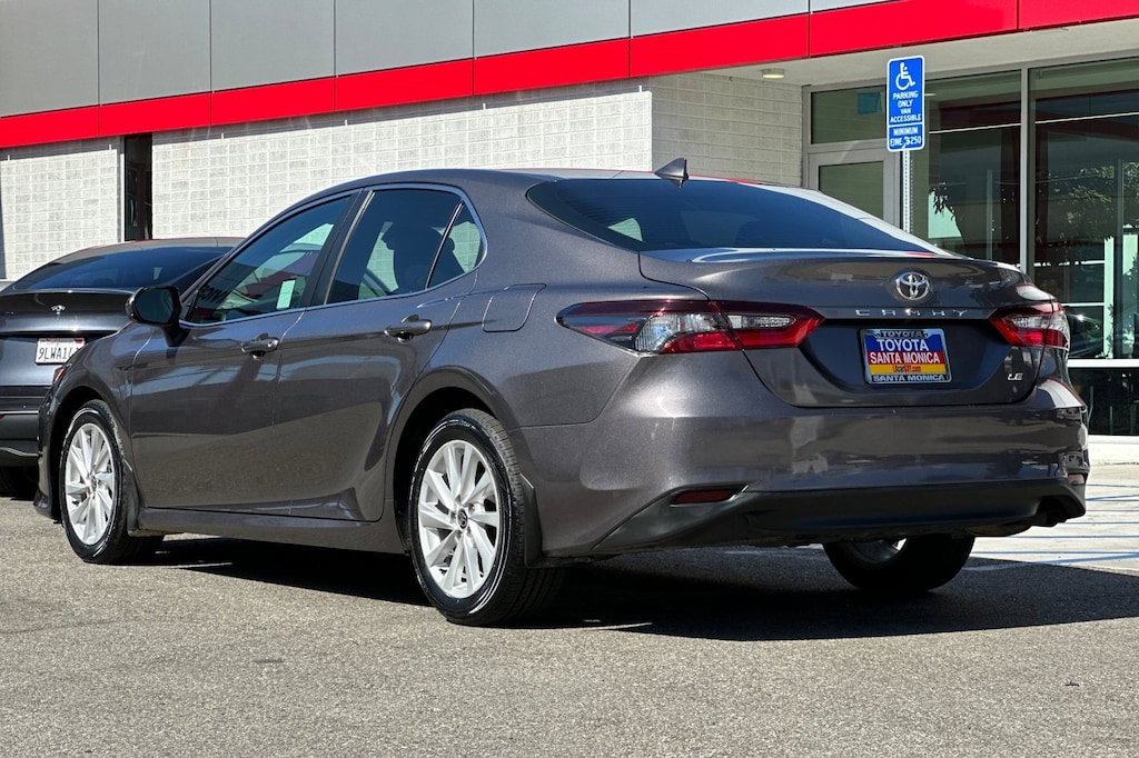 2022 Toyota Camry LE photo 4