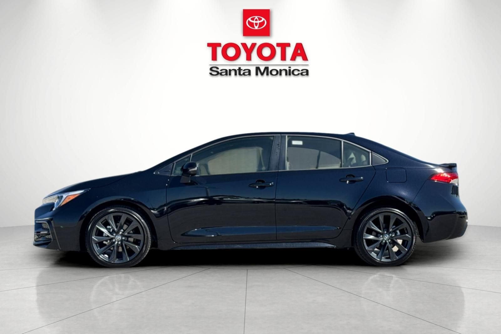 2026 Toyota Corolla SE photo 3