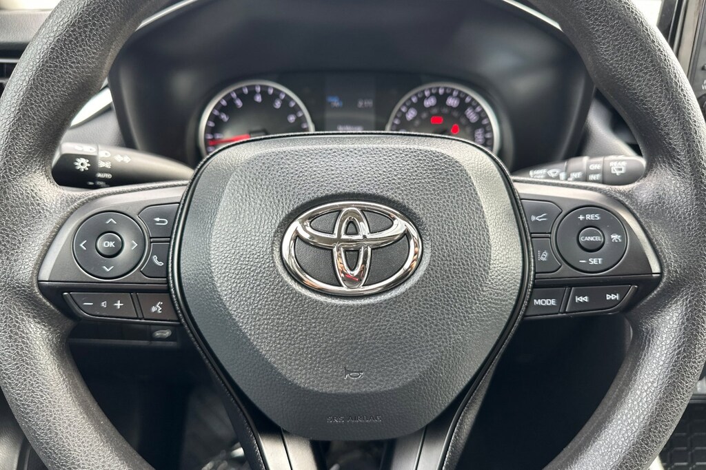 2022 Toyota RAV4 XLE photo 19