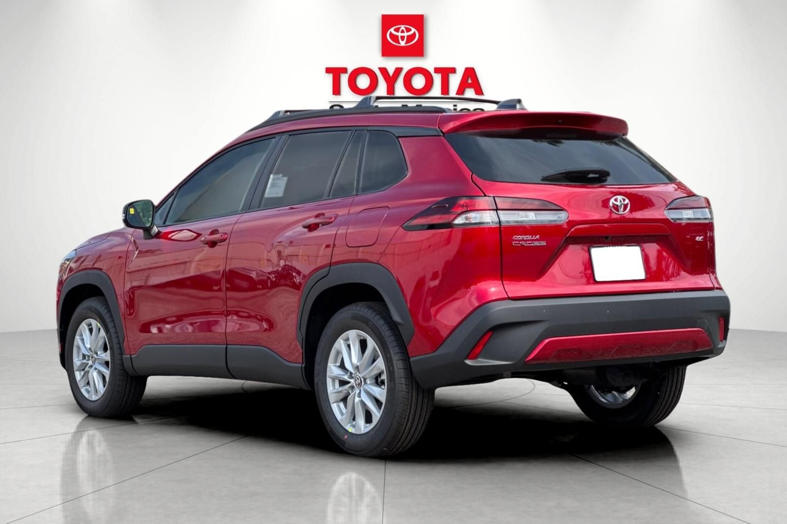 2026 Toyota Corolla Cross LE photo 4