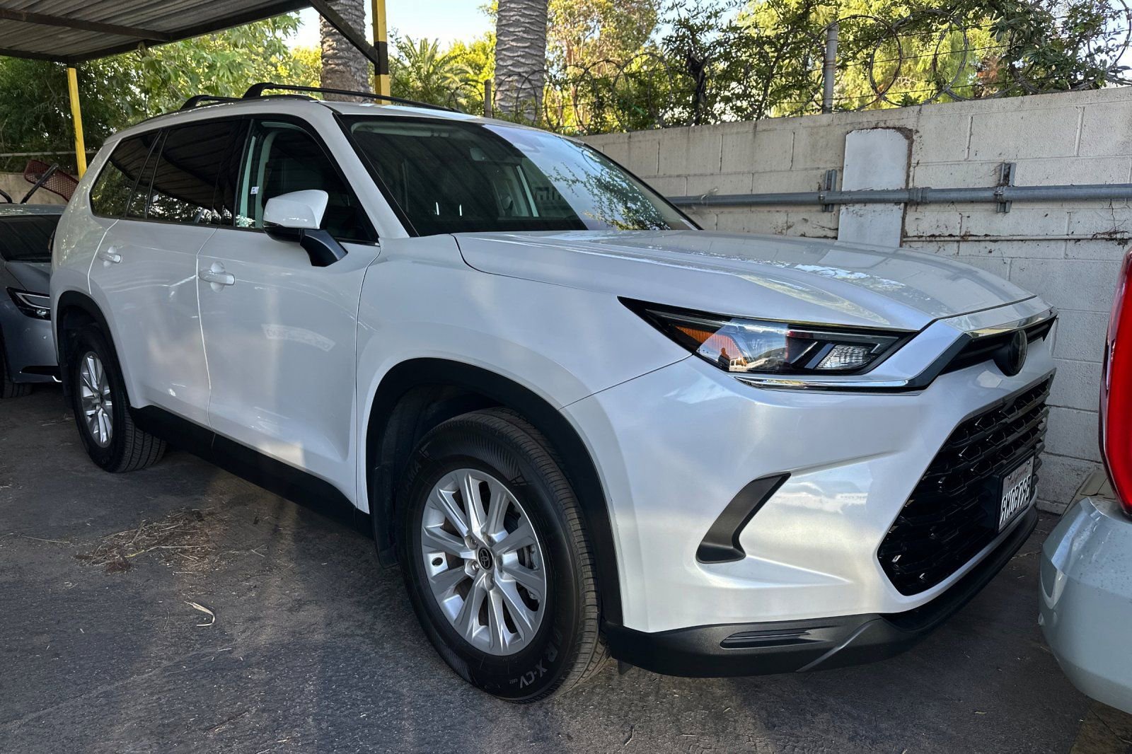 2024 Toyota Grand Highlander XLE photo 2