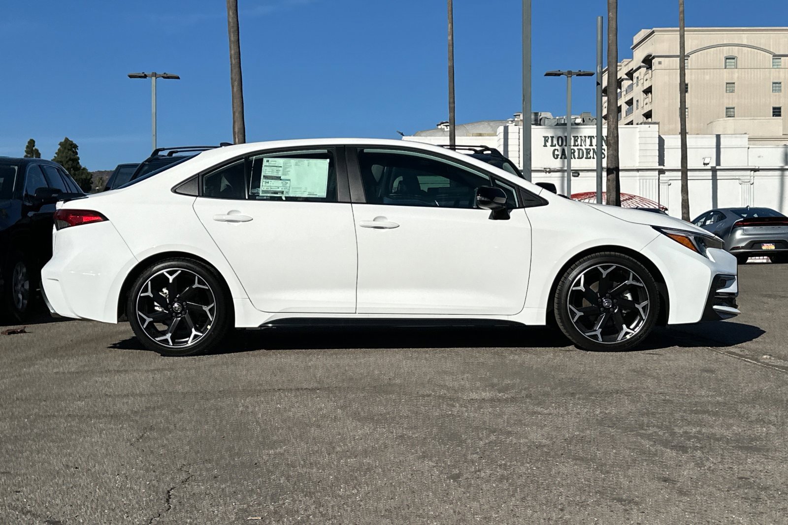 2025 Toyota Corolla SE photo 2