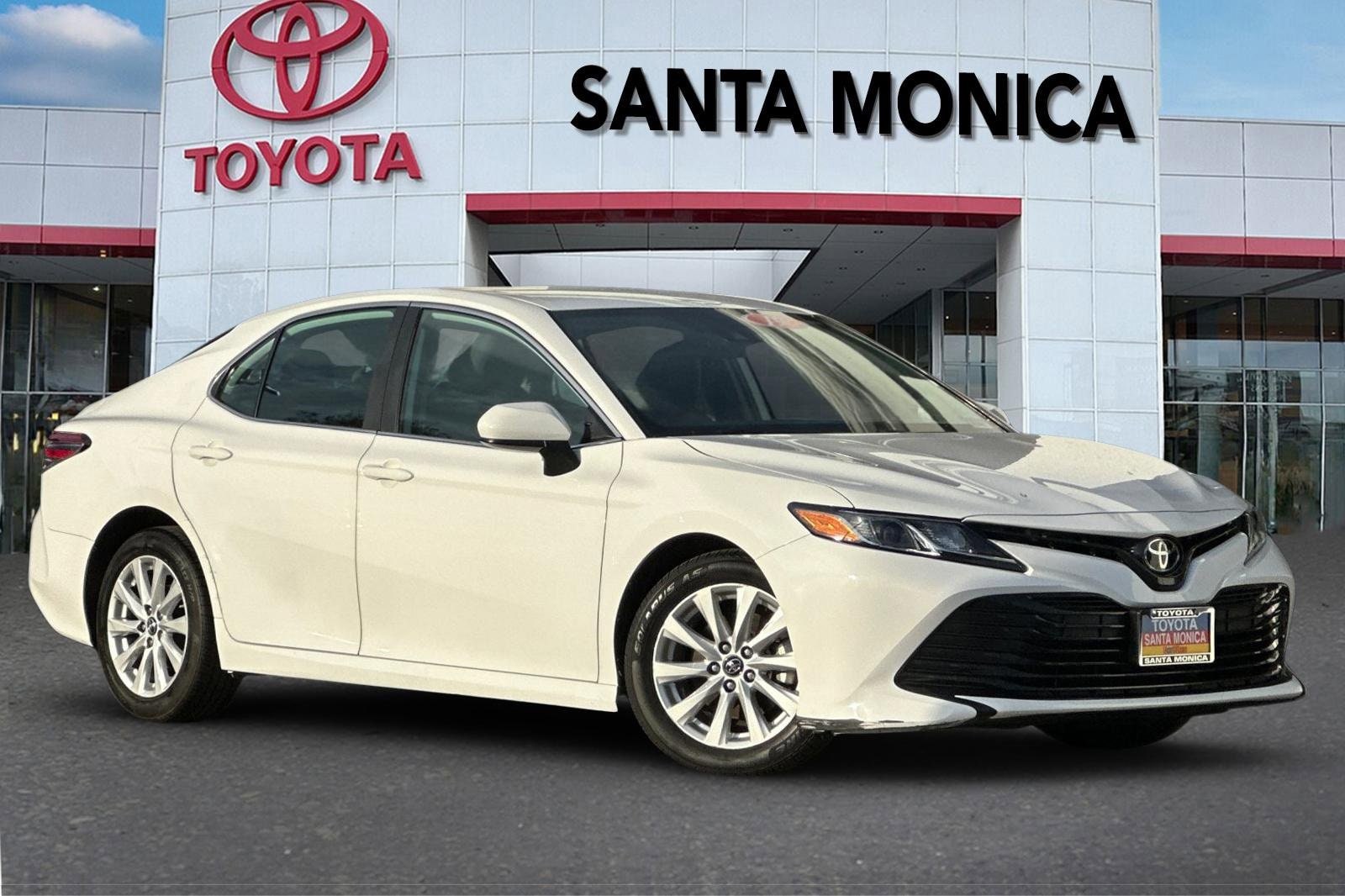 2019 Toyota Camry LE's photo