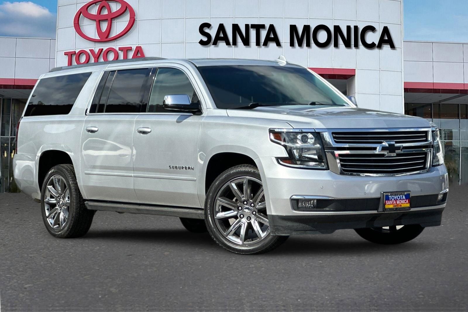 2019 Chevrolet Suburban 2WD 1500 Premier's photo