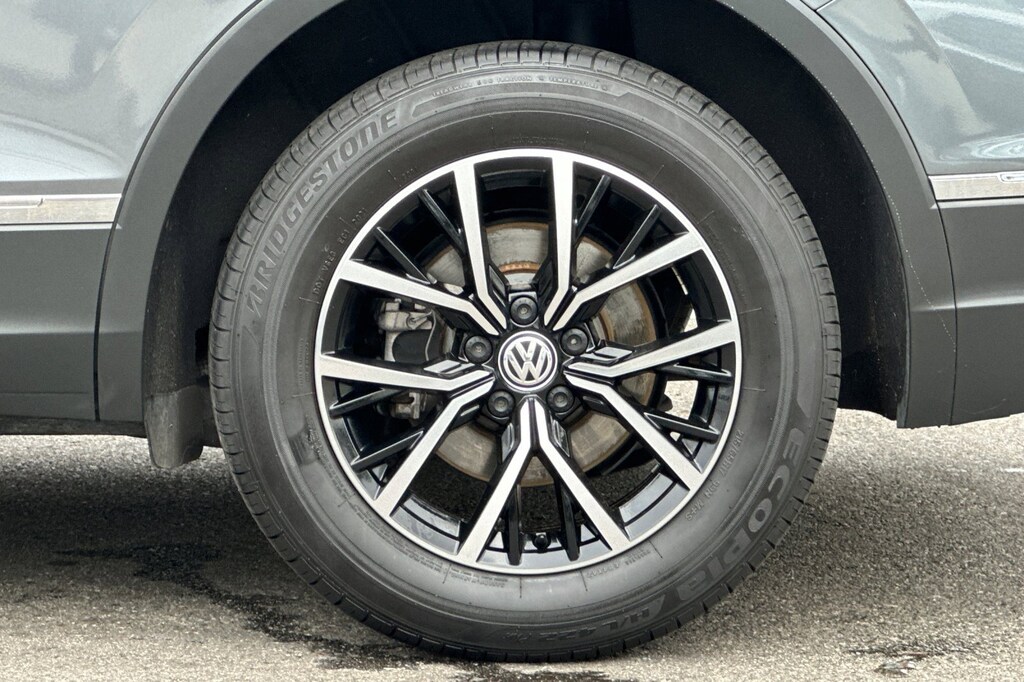 2021 Volkswagen Tiguan SE photo 22