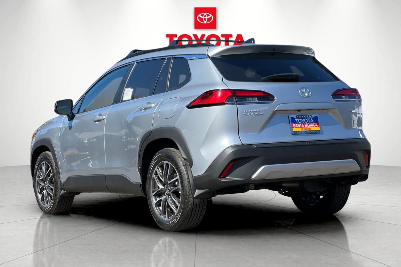 2026 Toyota Corolla Cross XLE photo 4