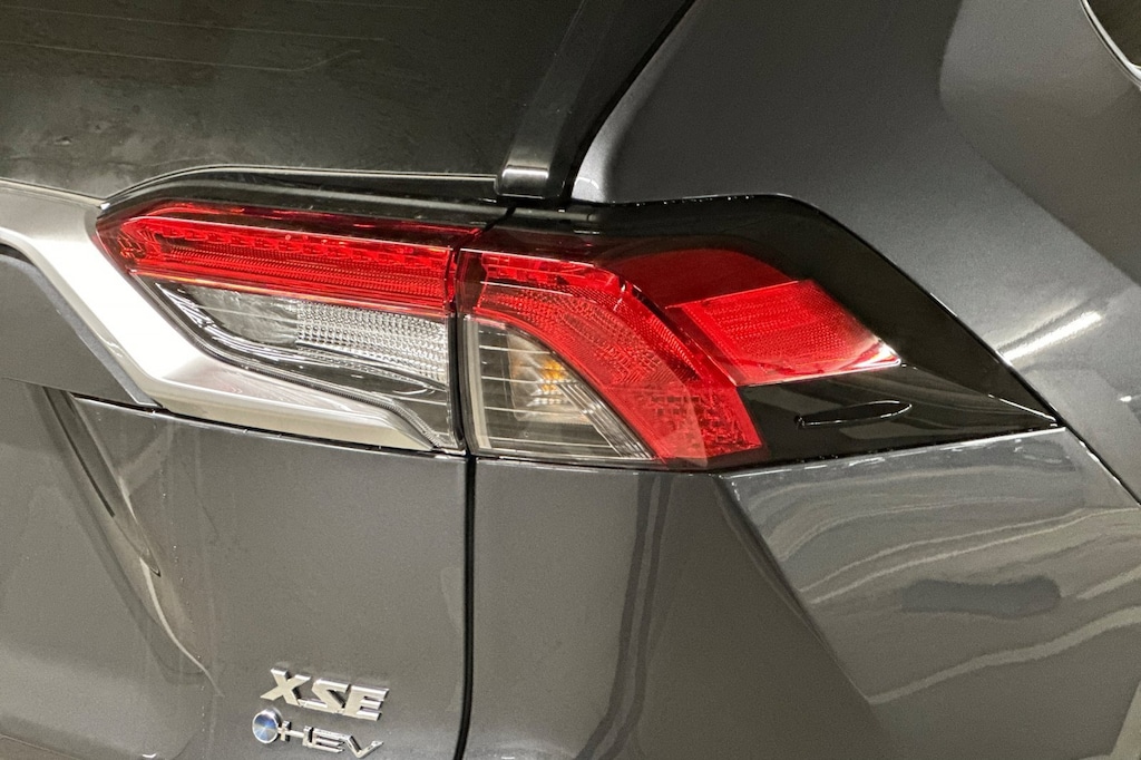 2025 Toyota RAV4 Hybrid XSE photo 30
