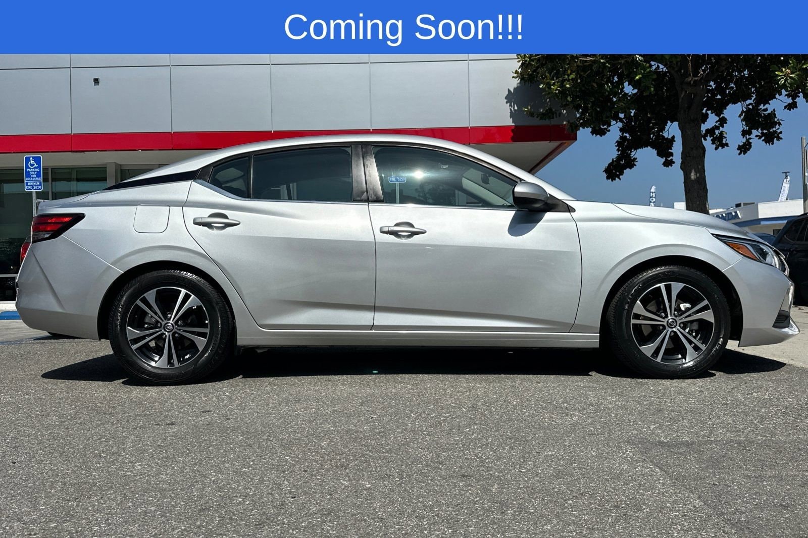 2022 Nissan Sentra SV photo 2