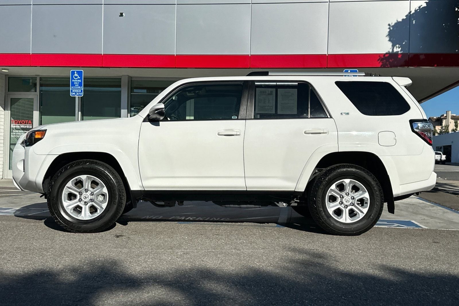 2024 Toyota 4Runner SR5 Premium photo 6