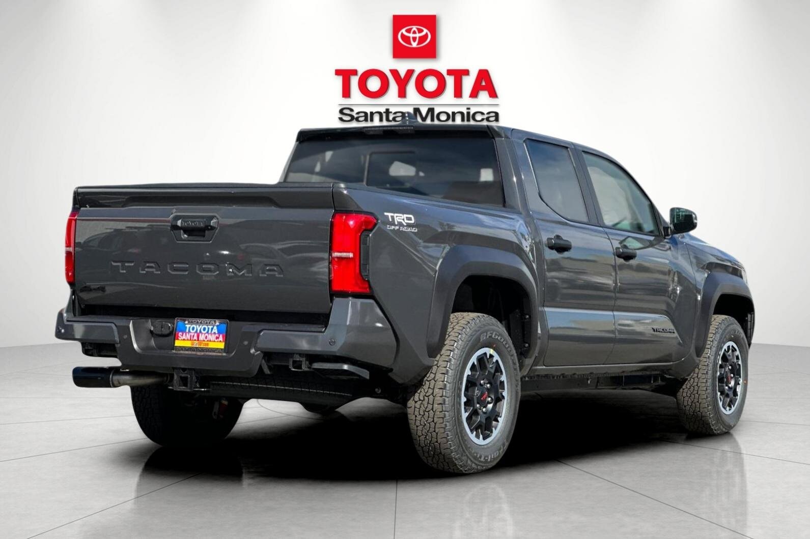 2025 Toyota Tacoma TRD Off-Road photo 3