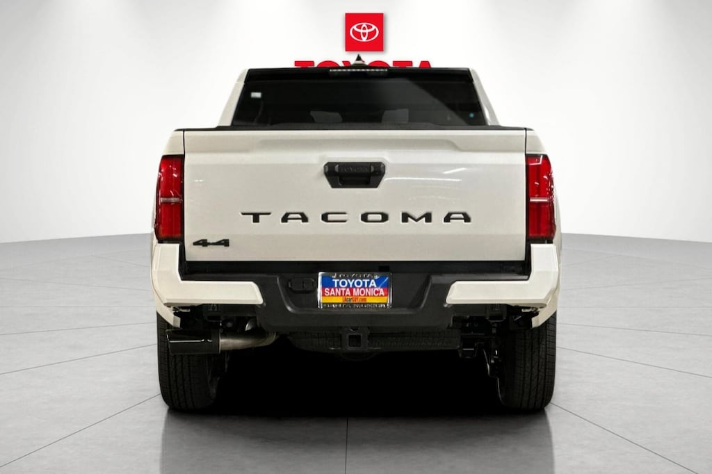 2025 Toyota Tacoma SR5 4x4 Double Cab photo 3