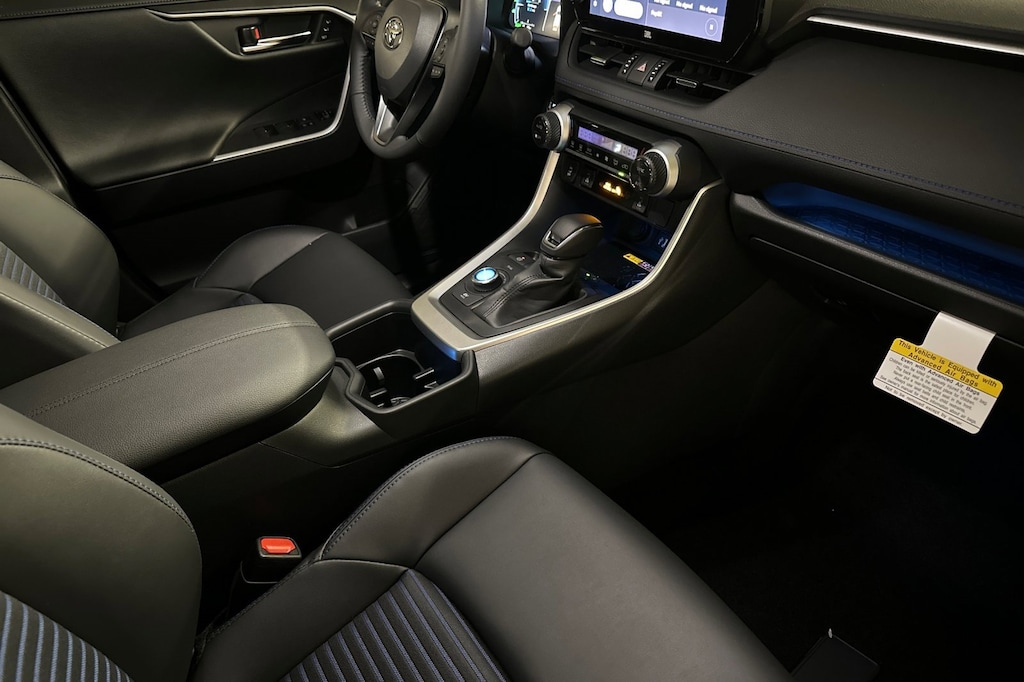 2025 Toyota RAV4 Hybrid XSE photo 18