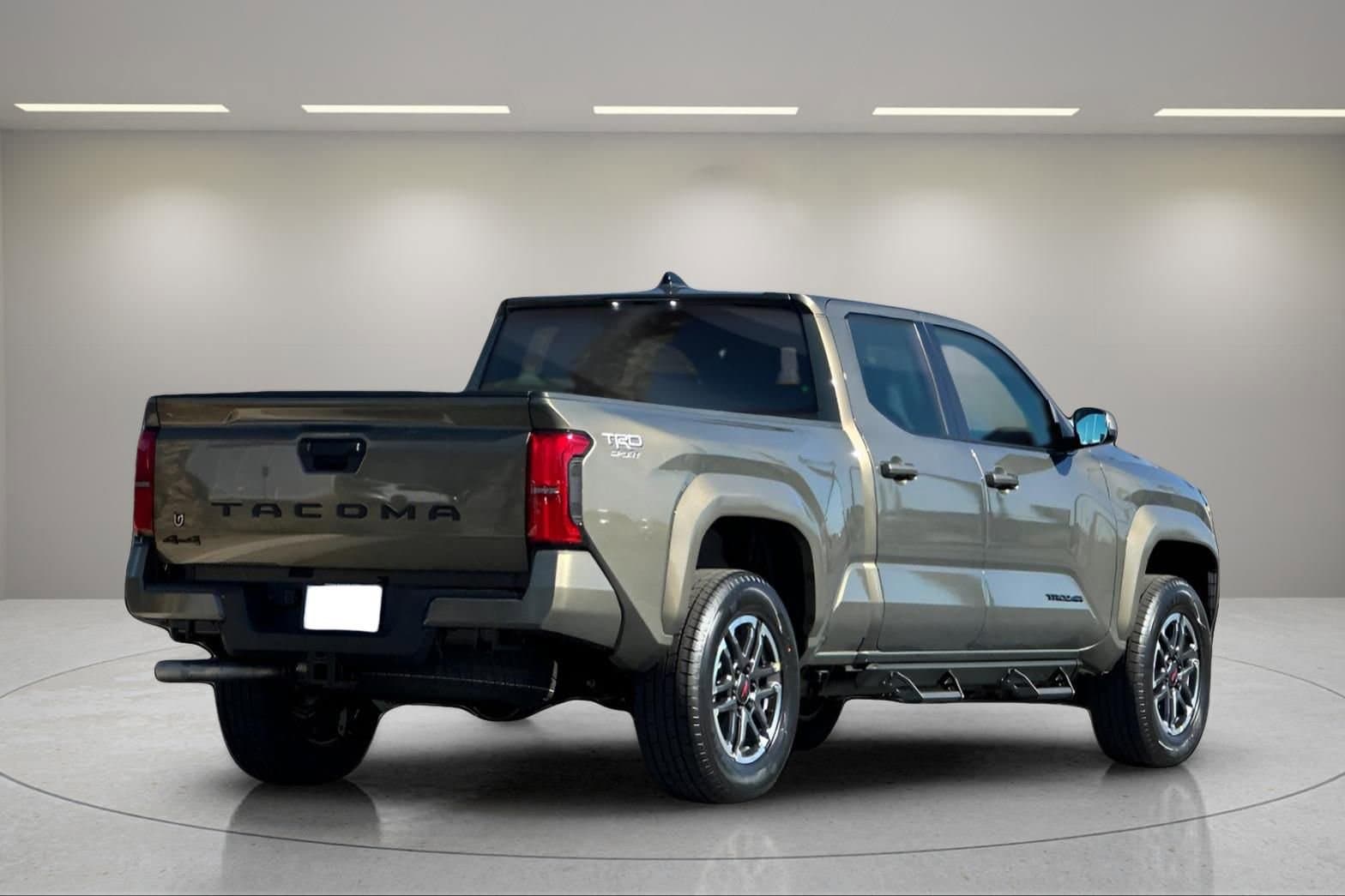 2026 Toyota Tacoma TRD Sport photo 2