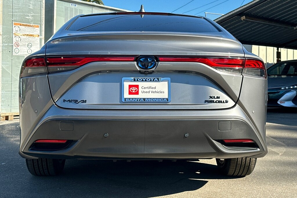 2021 Toyota Mirai XLE photo 2