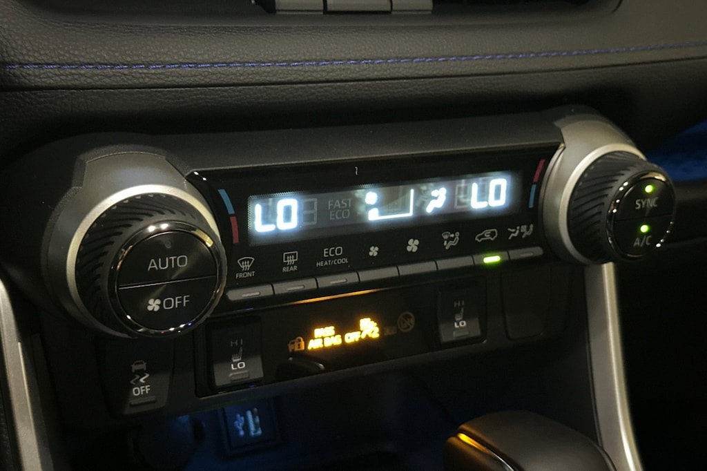 2025 Toyota RAV4 Hybrid XSE photo 22