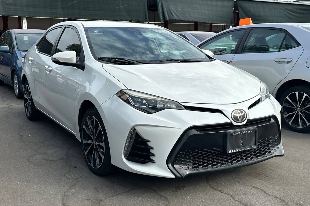 Used 2017 Toyota Corolla SE Sedan