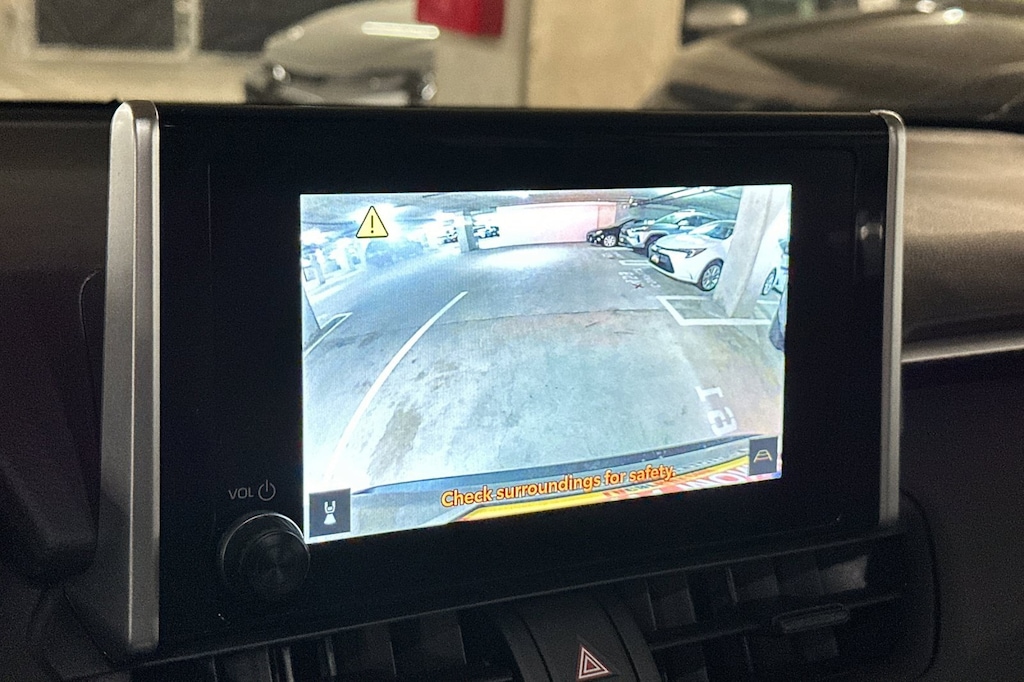 2025 Toyota RAV4 XLE photo 19
