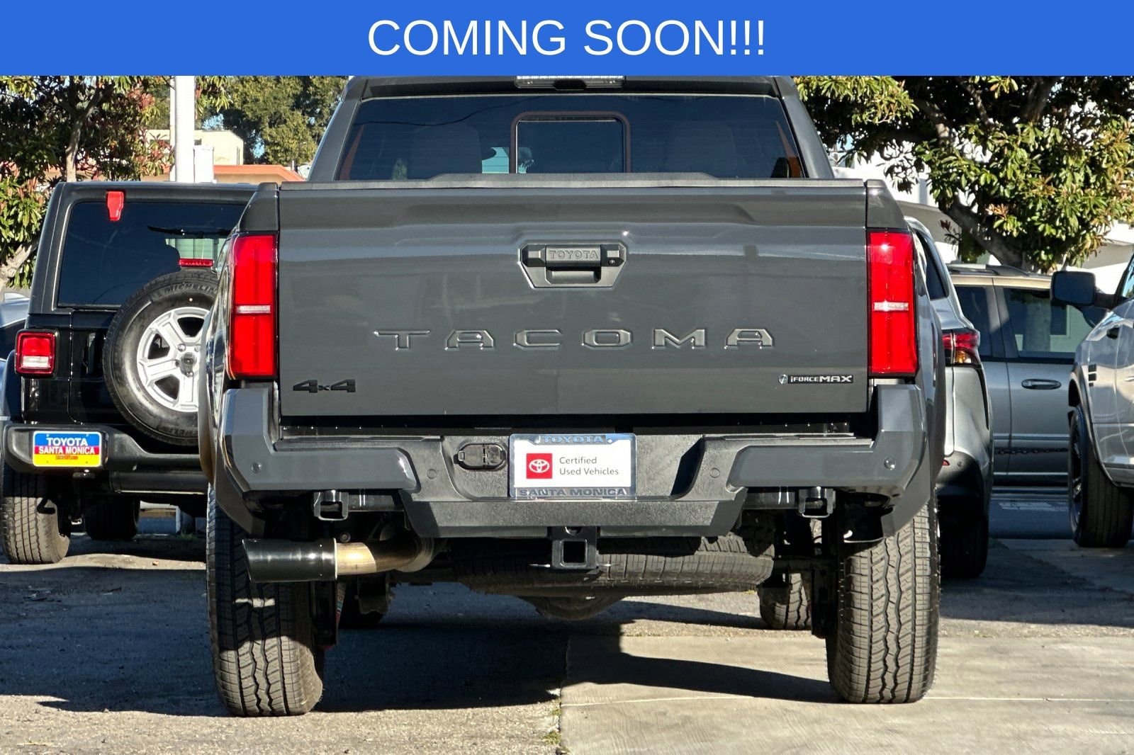 2025 Toyota Tacoma i-FORCE MAX TRD Off Road photo 4