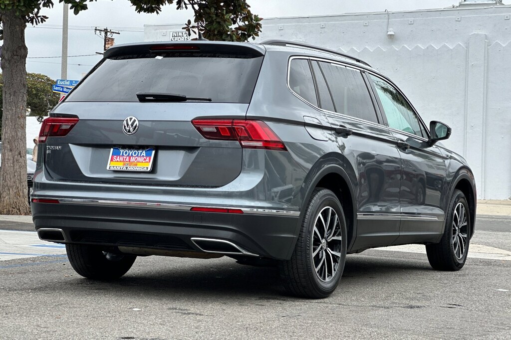 2021 Volkswagen Tiguan SE photo 2