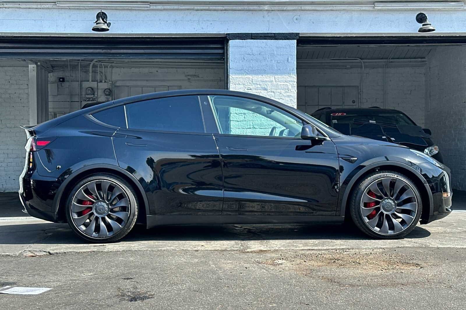 Used 2022 Tesla Model Y Performance with VIN 7SAYGDEF7NF398631 for sale in Santa Monica, CA