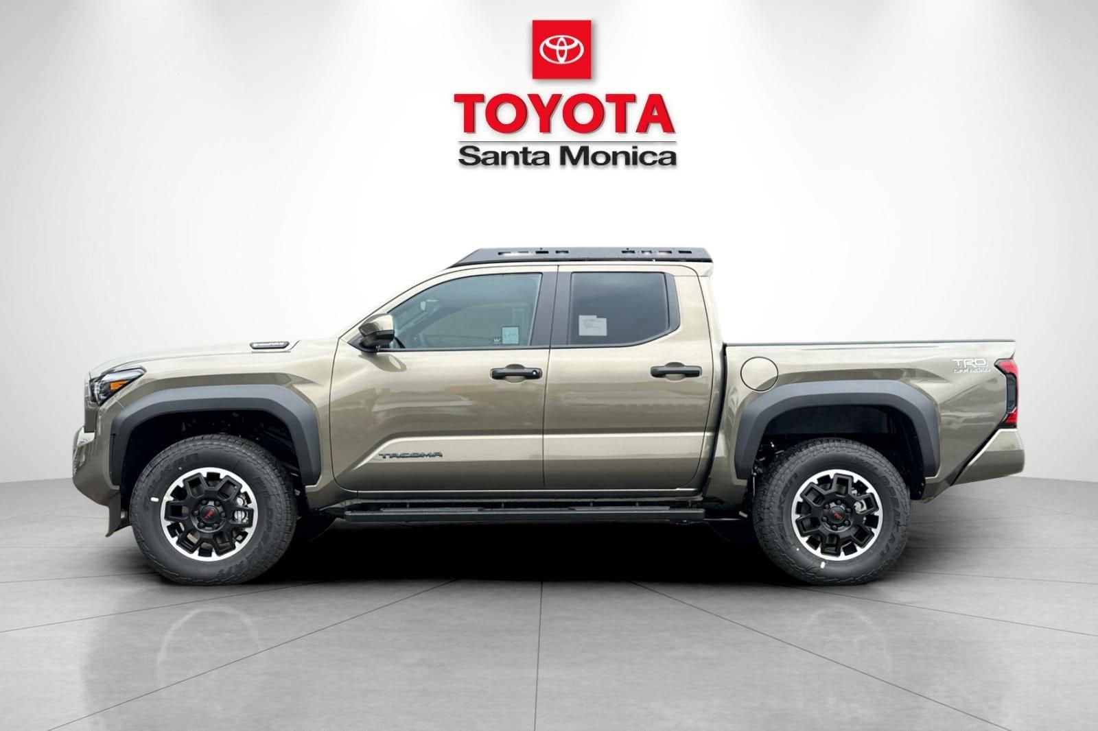 2026 Toyota Tacoma i-FORCE MAX TRD Off-Road photo 3