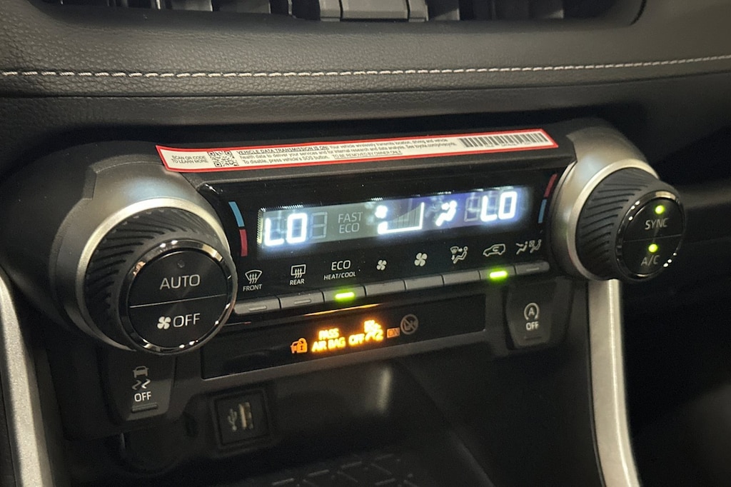 2025 Toyota RAV4 XLE photo 20