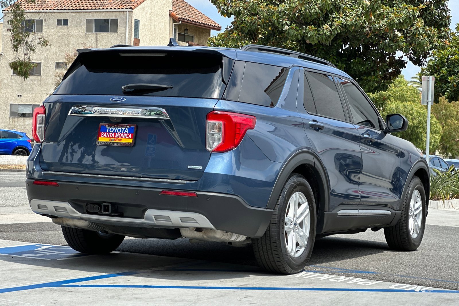 2020 Ford Explorer XLT photo 2