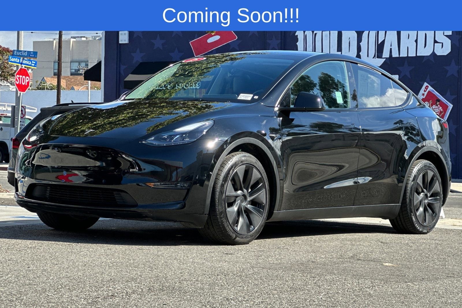 2025 Tesla Model Y Long Range photo 3