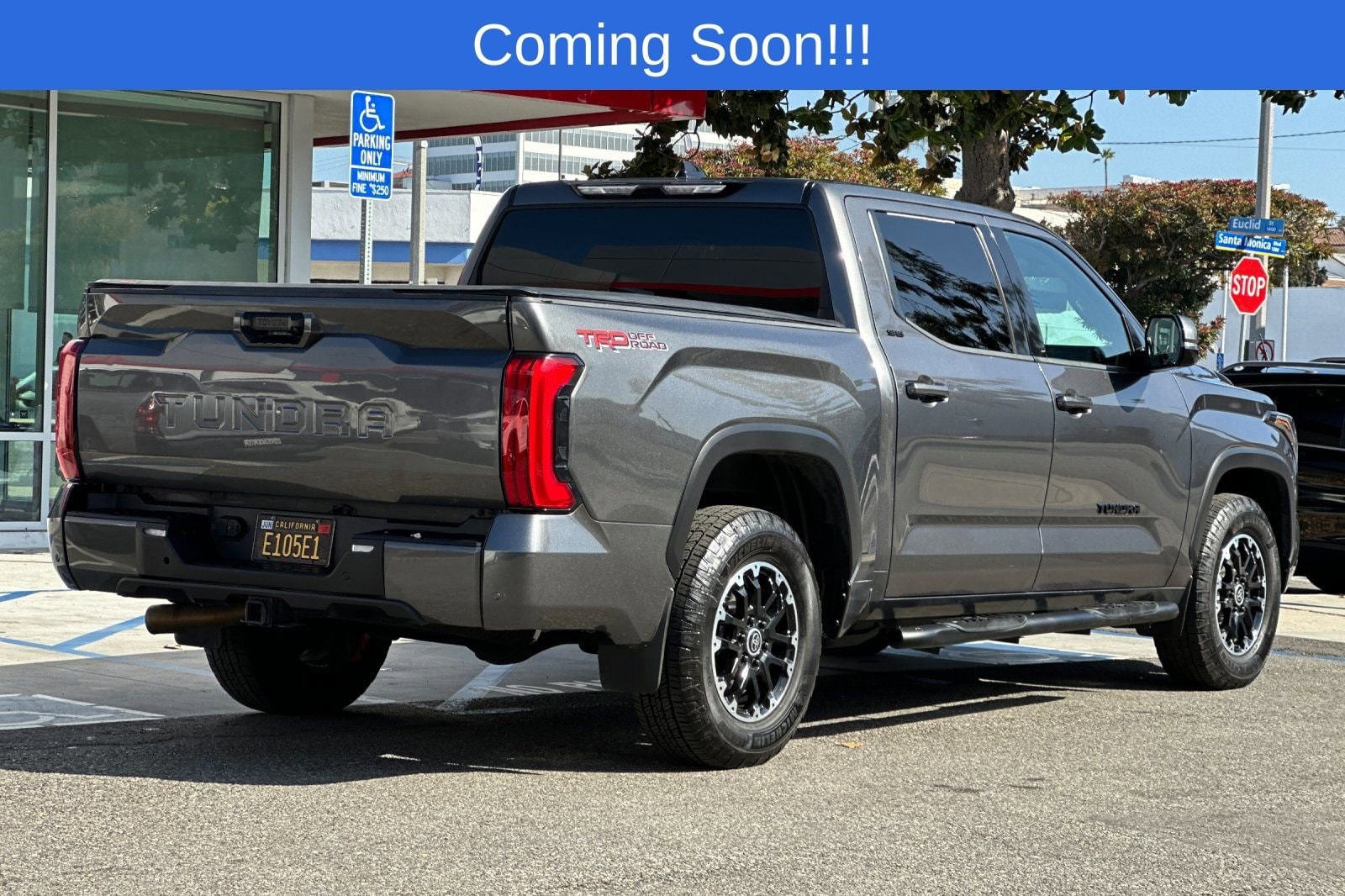 2022 Toyota Tundra 2WD photo 2
