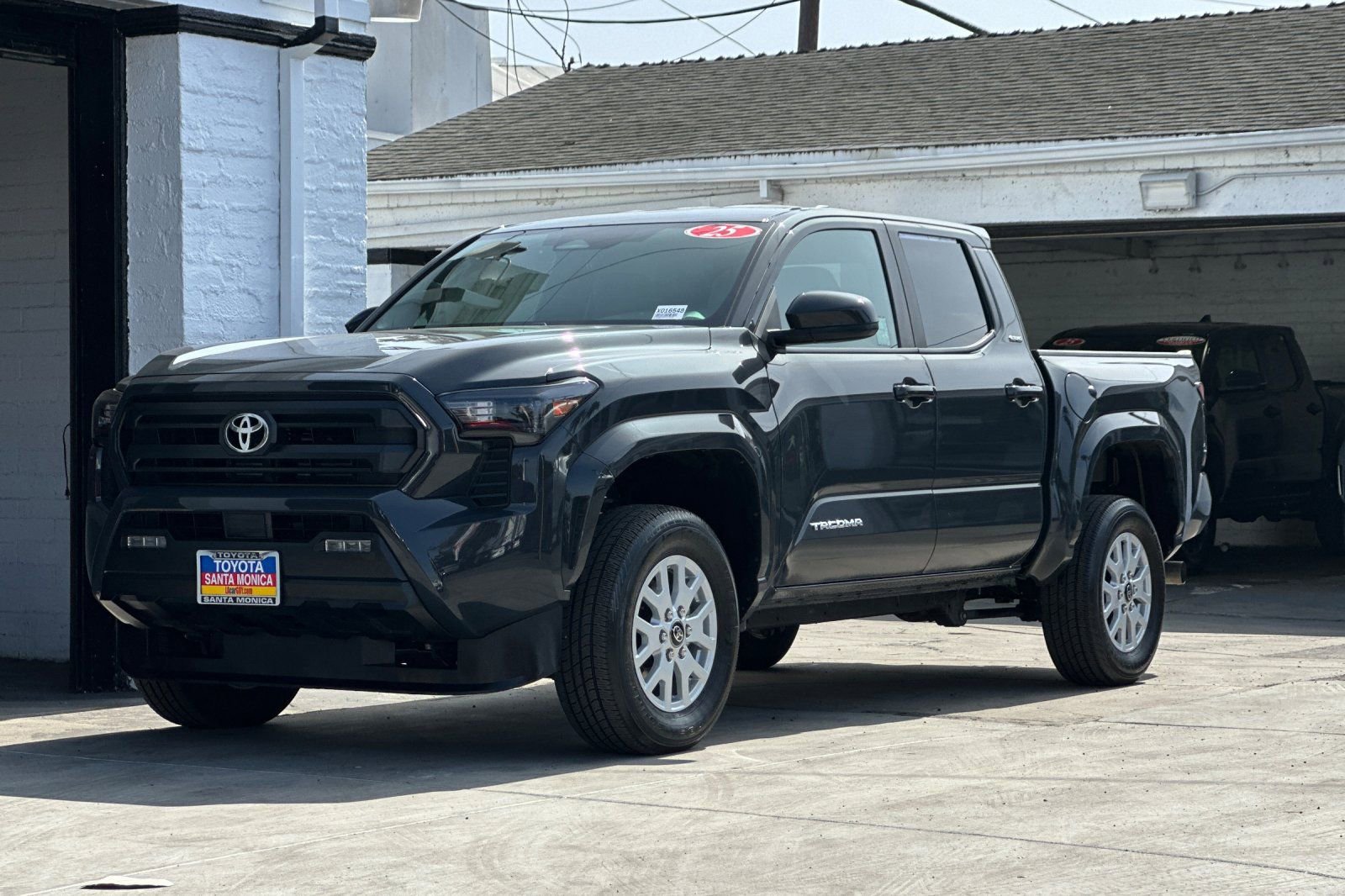 2025 Toyota Tacoma SR5 photo 3