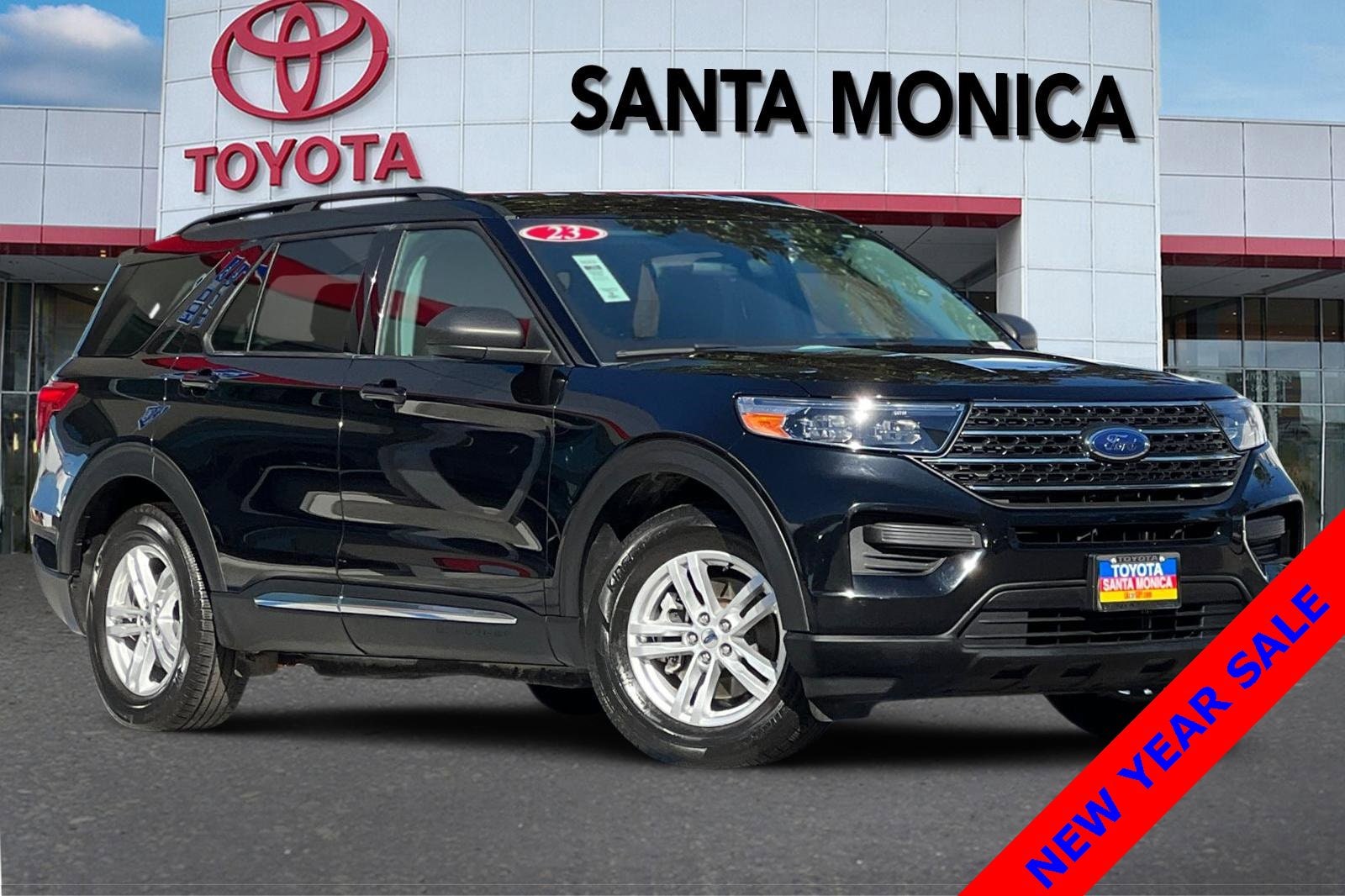 2023 Ford Explorer XLT's photo