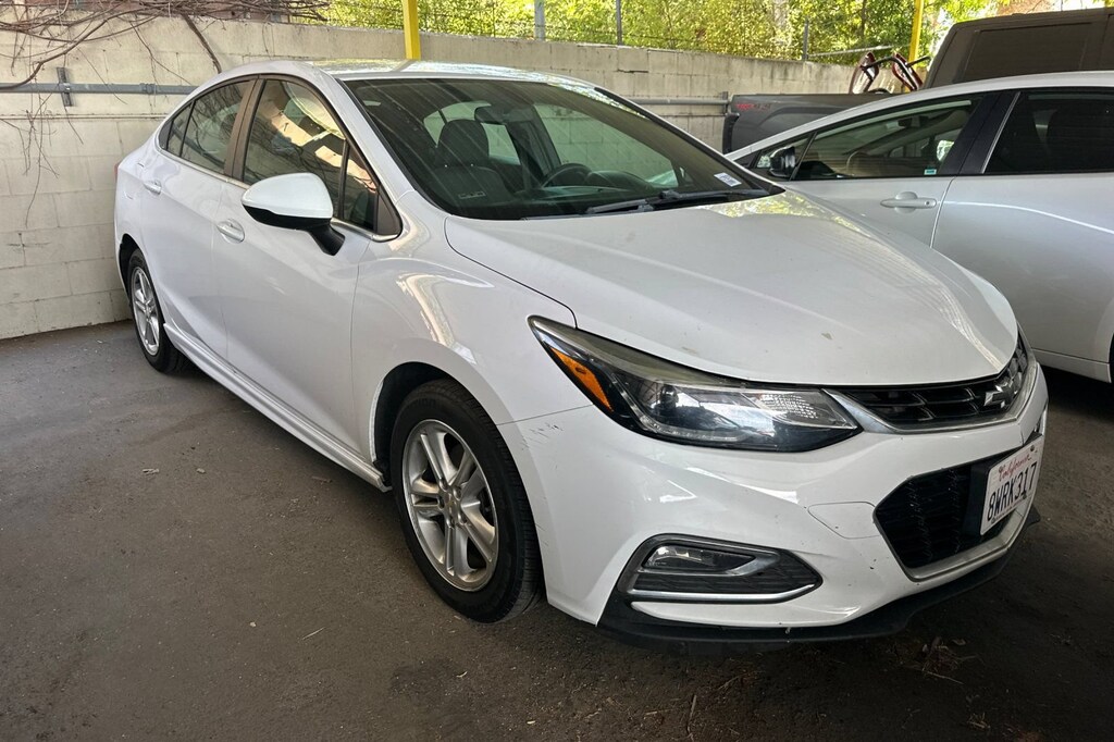 Used 2018 Chevrolet Cruze LT Sedan