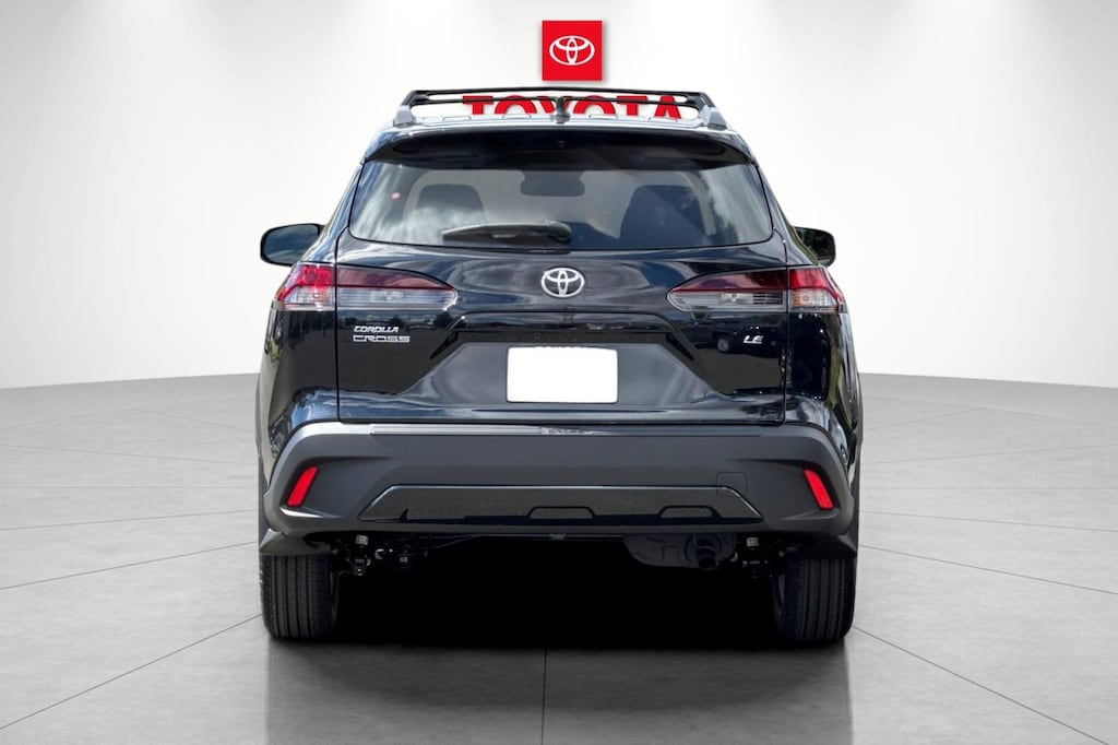 2026 Toyota Corolla Cross LE photo 4