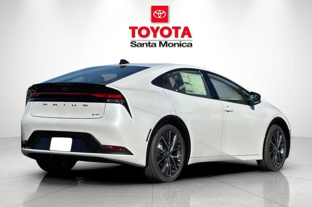 2026 Toyota Prius XLE photo 2