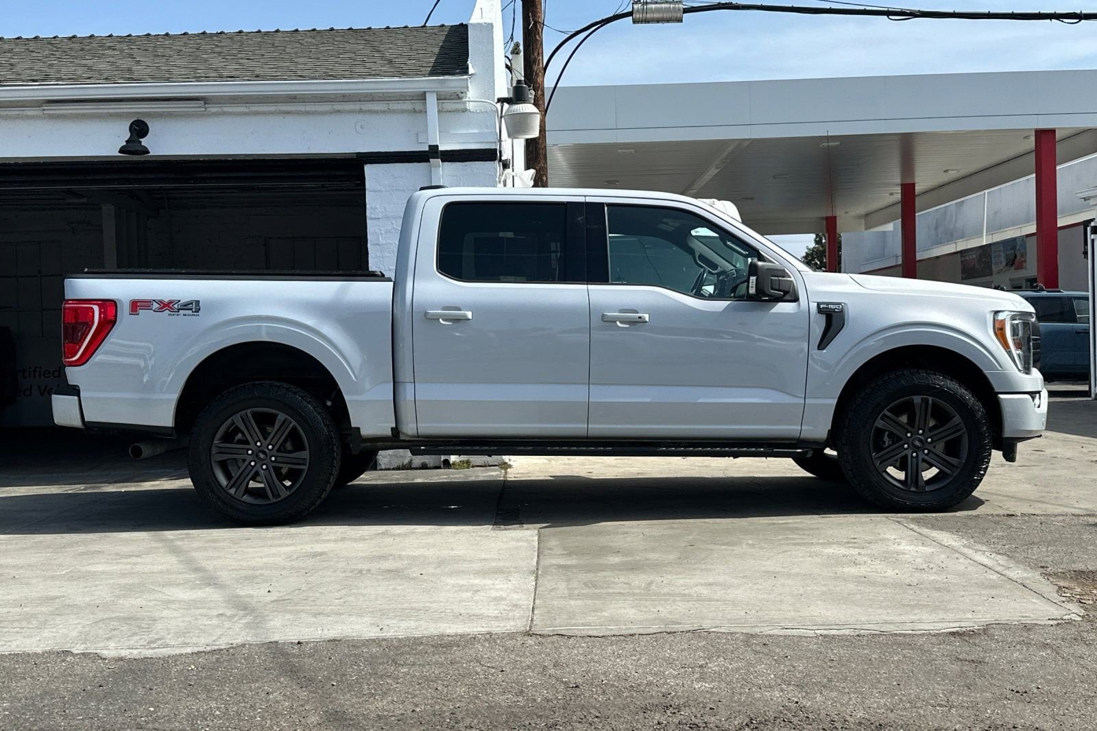 2021 Ford F-150 XLT photo 2