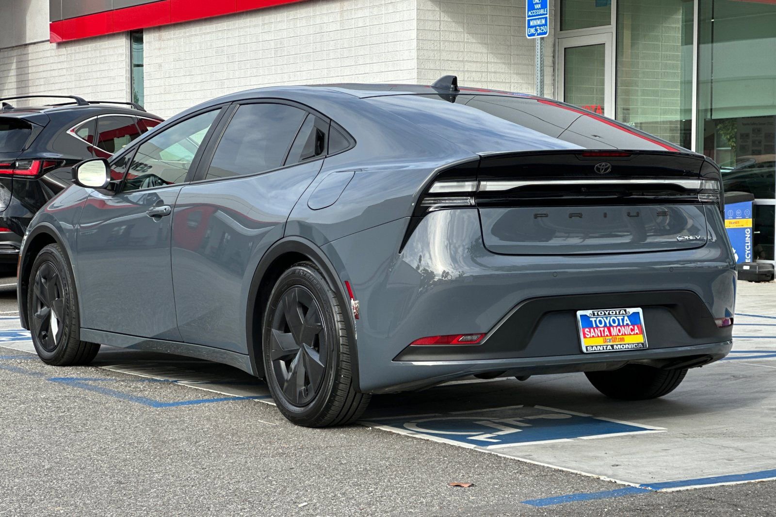 2026 Toyota Prius Plug-In Hybrid SE photo 4