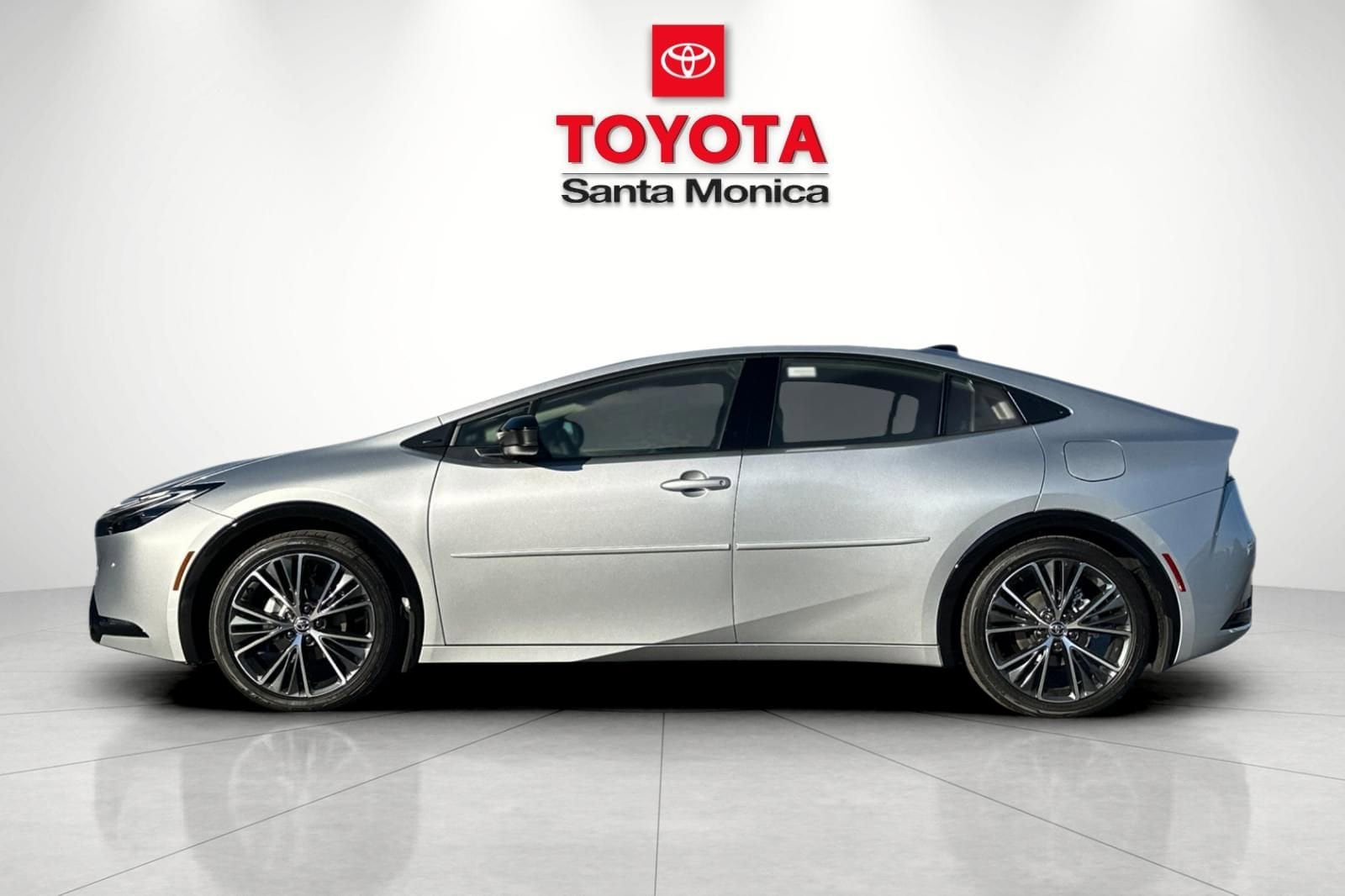 2026 Toyota Prius XLE photo 3