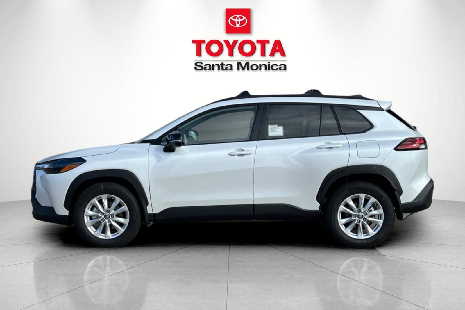 2026 Toyota Corolla Cross LE photo 3