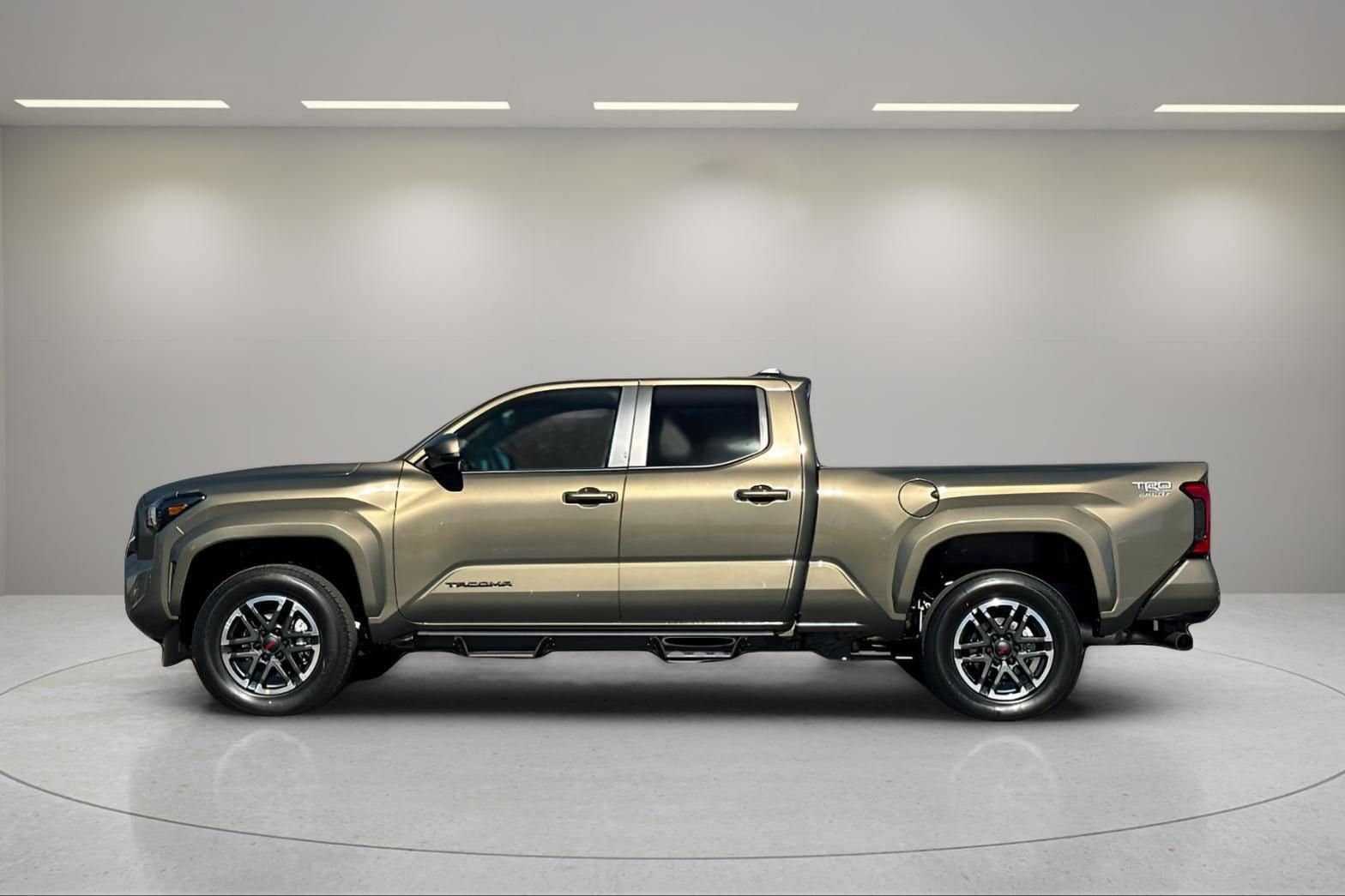2026 Toyota Tacoma TRD Sport photo 3