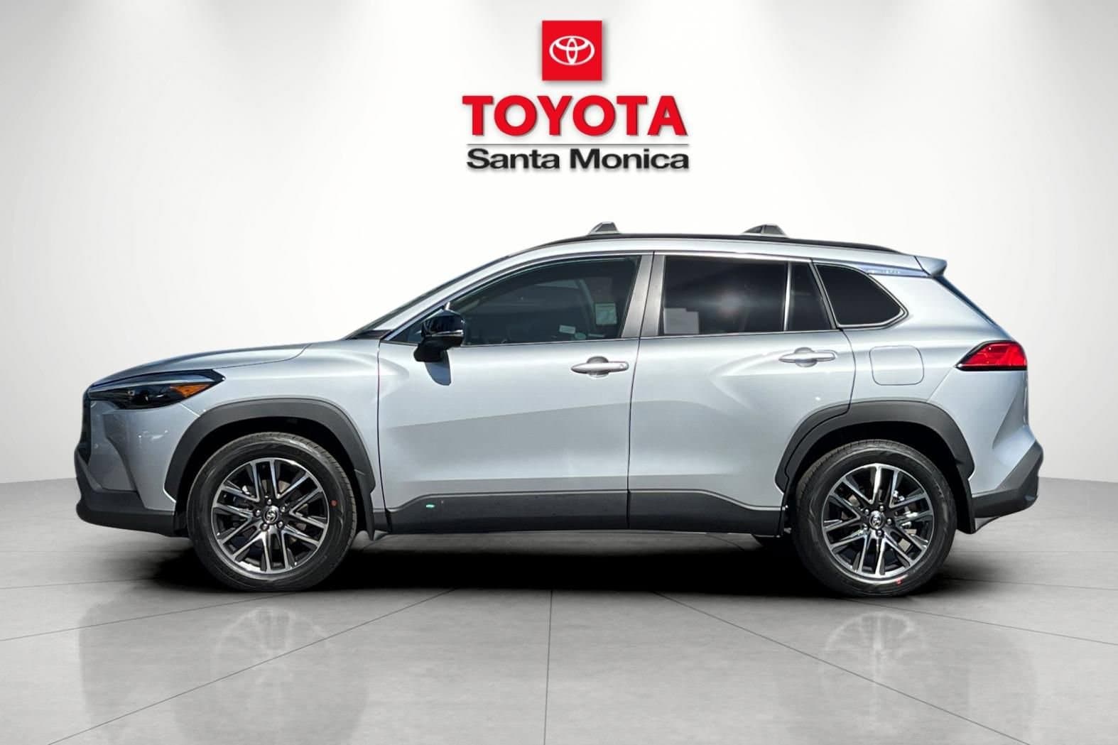 2026 Toyota Corolla Cross XLE photo 3