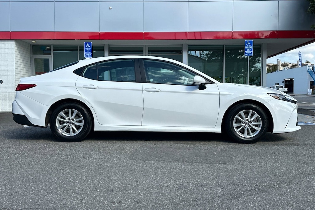 Certified 2025 Toyota Camry SE Sedan