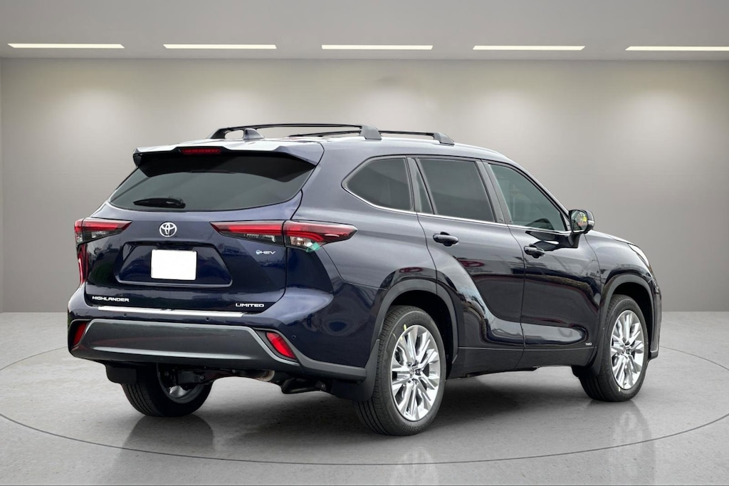 2025 Toyota Highlander Hybrid Limited photo 4