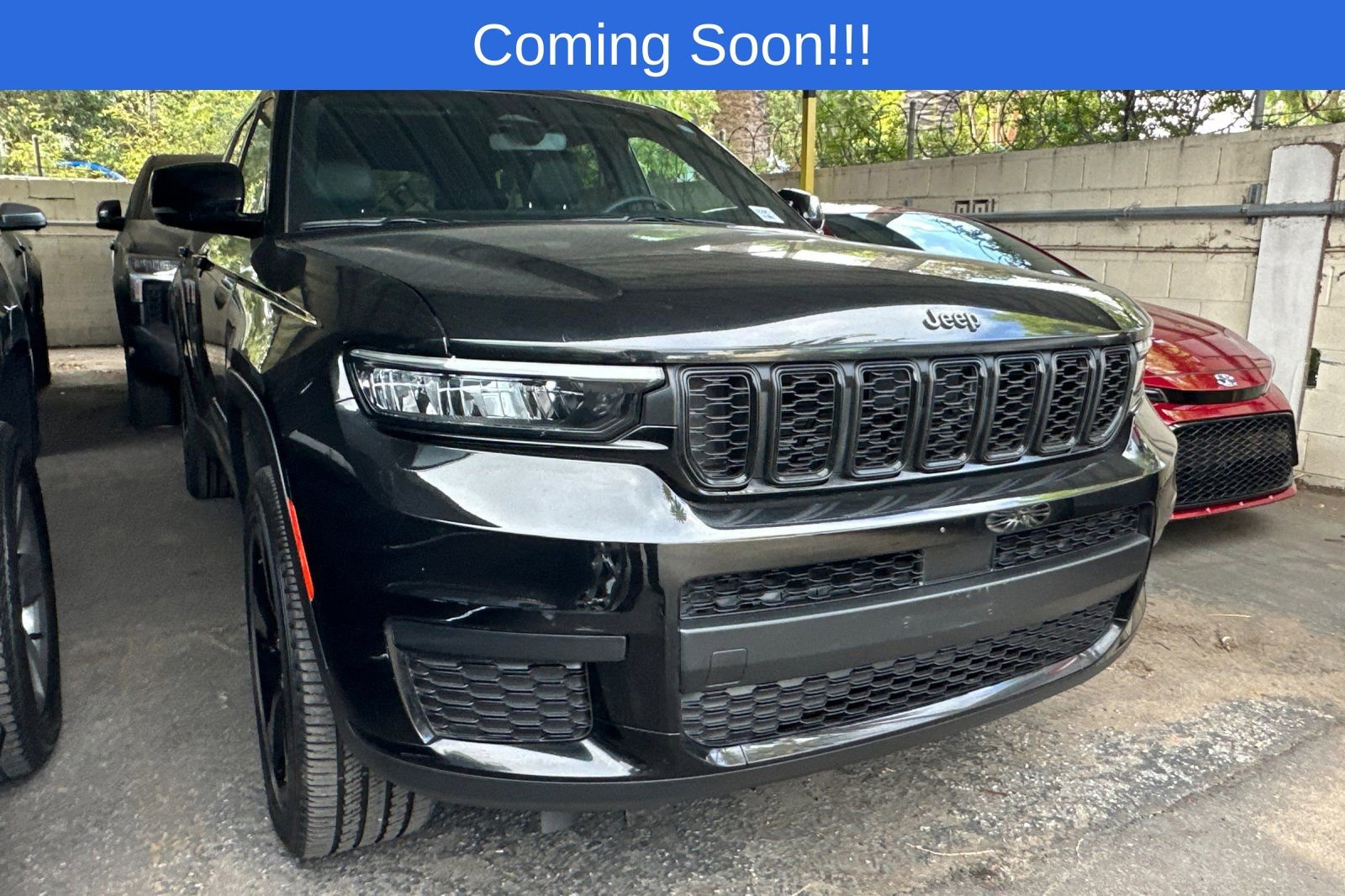 2023 Jeep Grand Cherokee Altitude photo 2