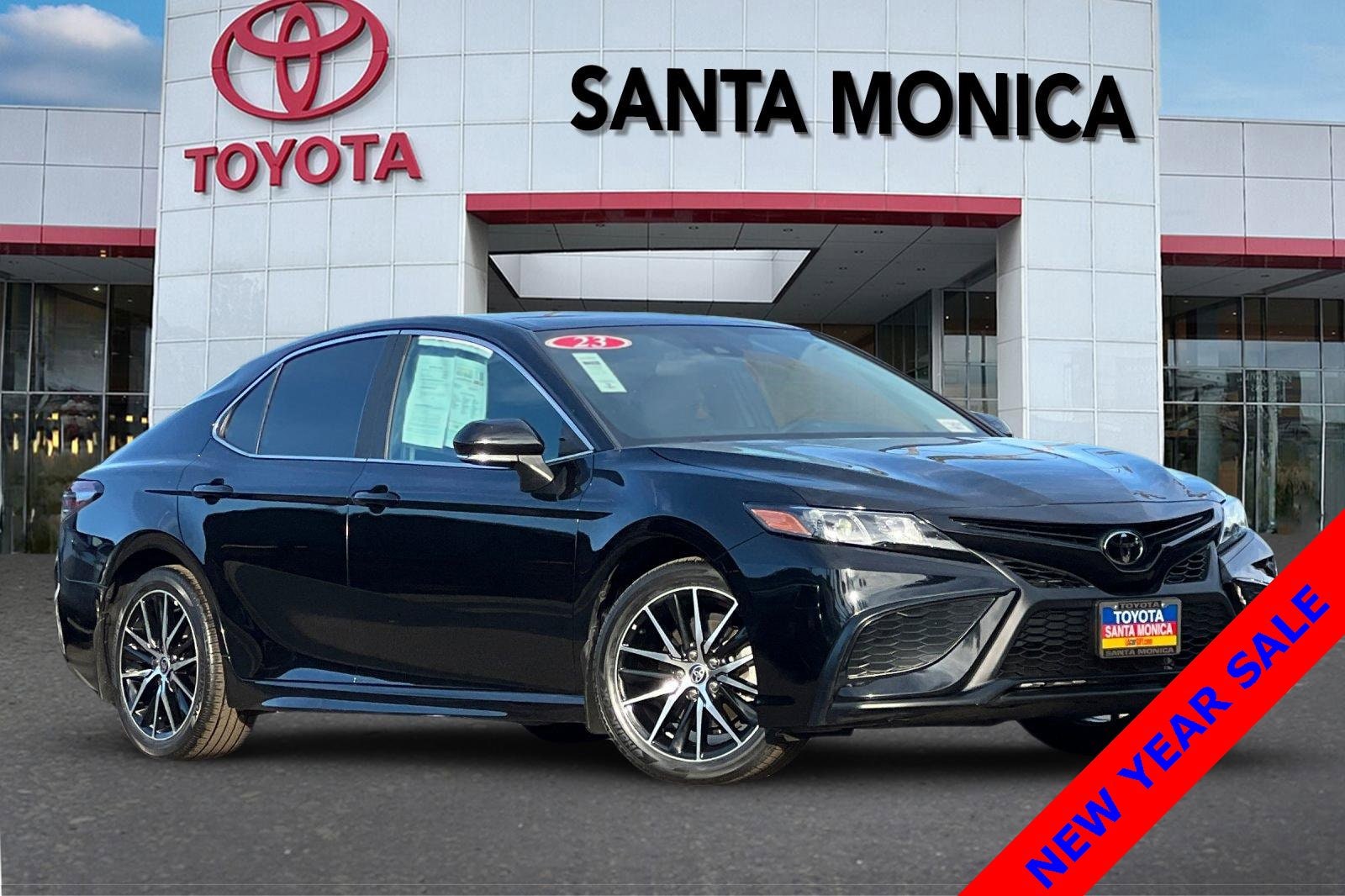 2023 Toyota Camry SE's photo