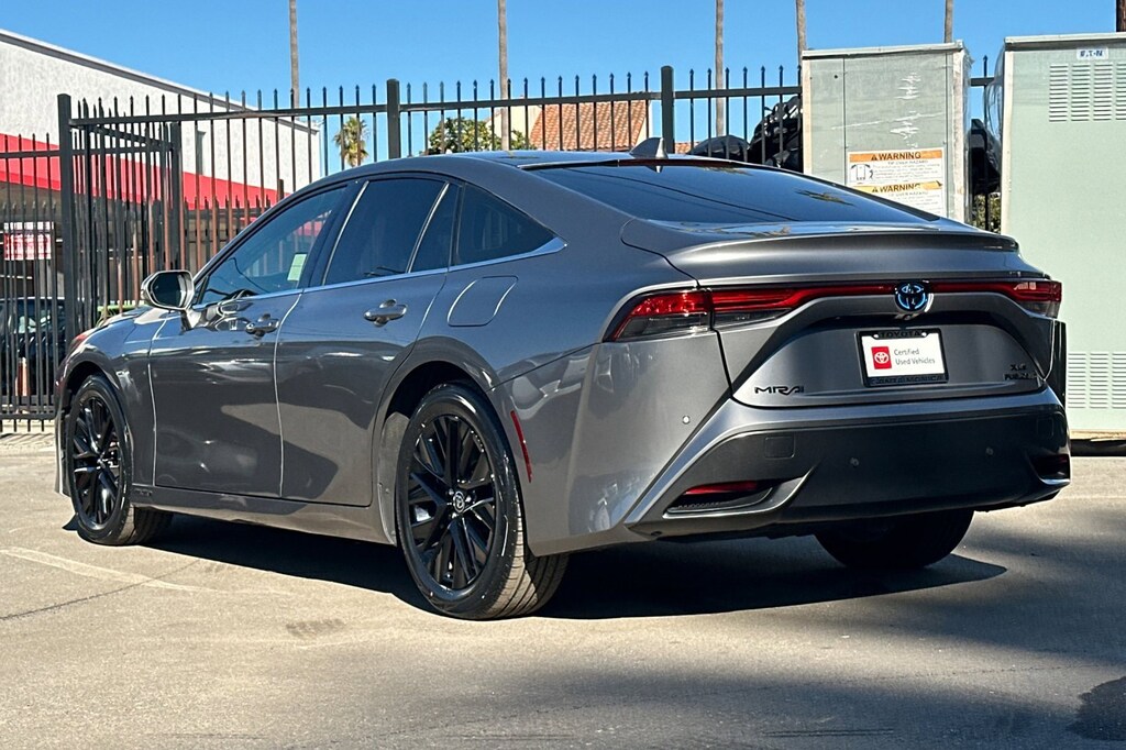 2021 Toyota Mirai XLE photo 3