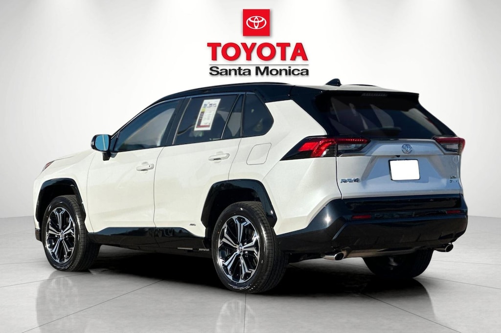 2025 Toyota RAV4 Hybrid XSE photo 4