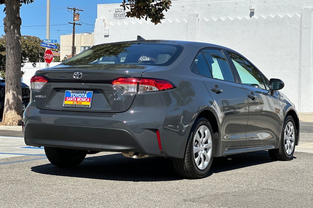 2024 Toyota Corolla LE photo 2