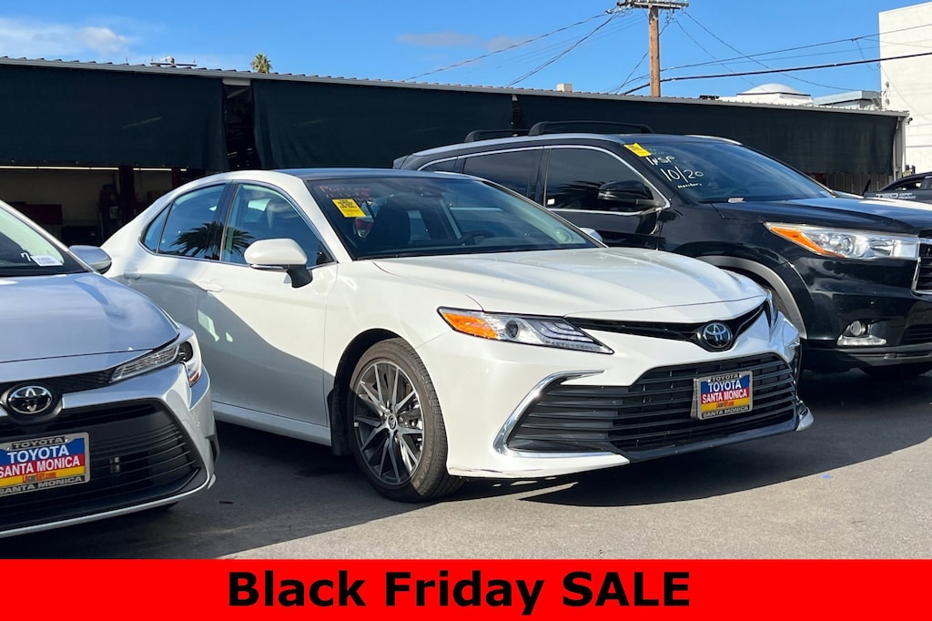 2023 Toyota Camry XLE photo 3