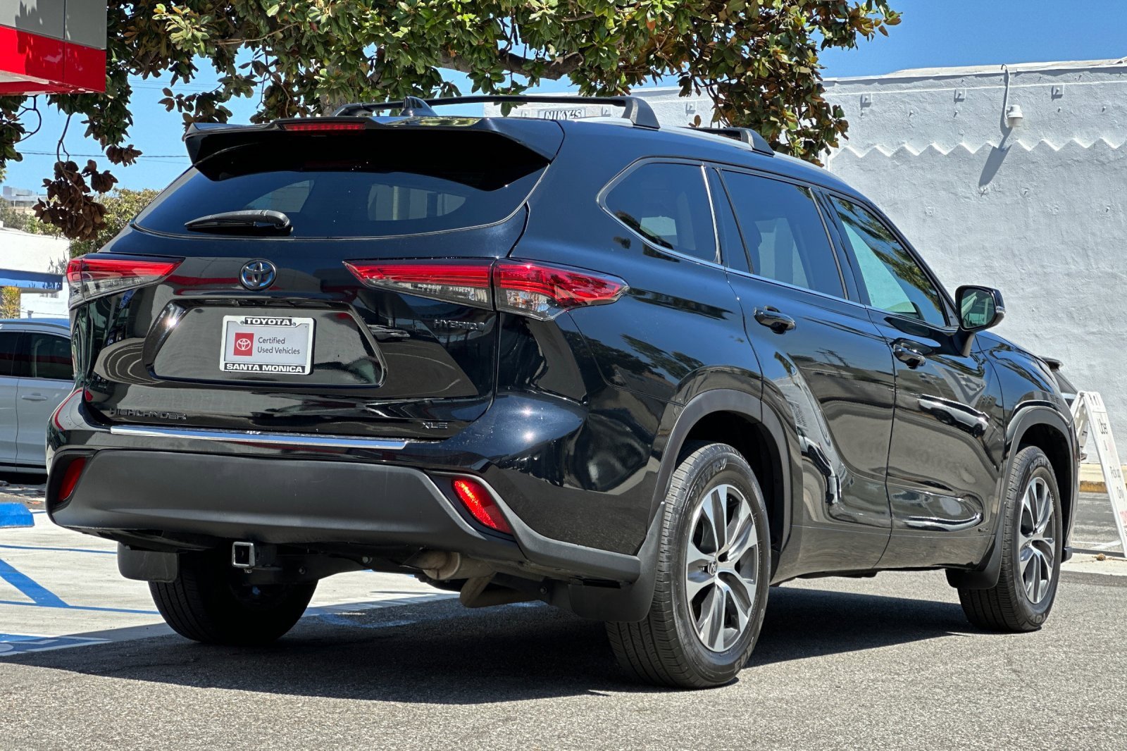 2022 Toyota Highlander Hybrid XLE photo 3