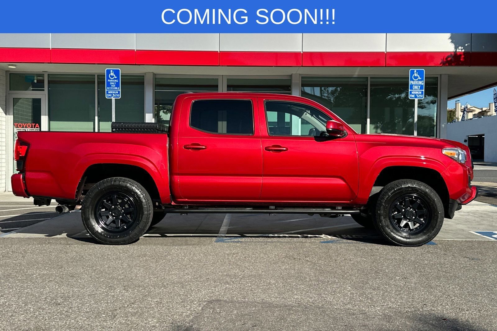 2023 Toyota Tacoma SR5 photo 2